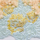 A decoração floral distintiva do Handwork do laço 3D ata a tela para o vestido