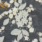 A flor branca do tule 3D ata o bordado de nylon de 80% para o casamento