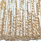 Tela do laço do bordado da flor do vestido de casamento 3D com grânulos pesados